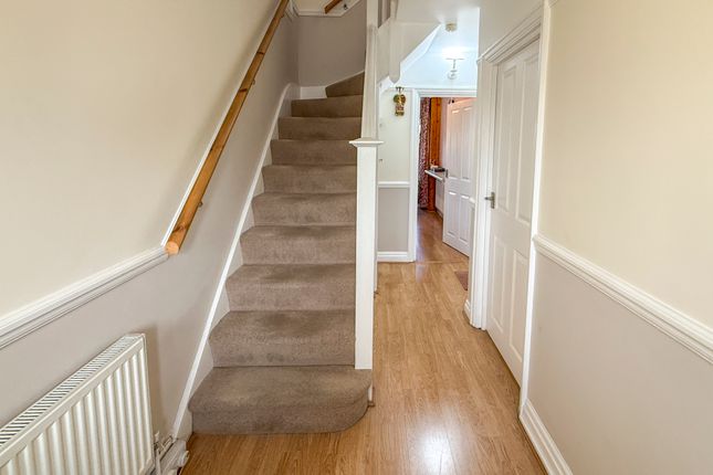 29, Windermere Avenue, Wembley photo 2