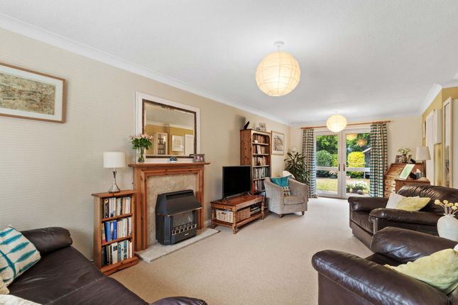 2 Woodford Close, Warrington photo 4