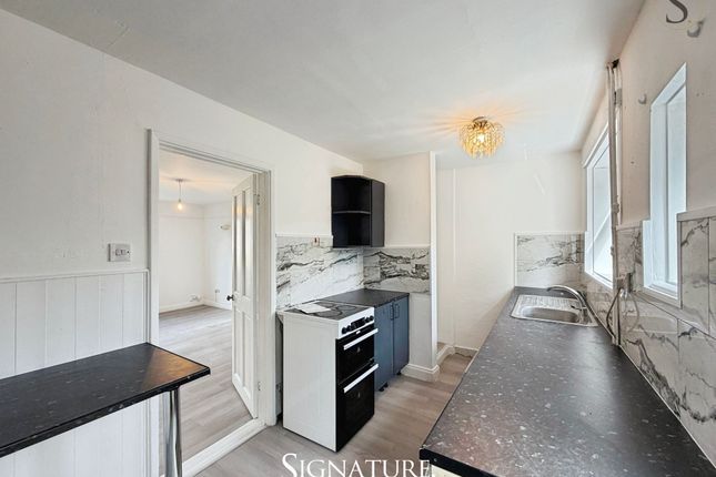 28 Dupont Gardens, Leicester photo 4