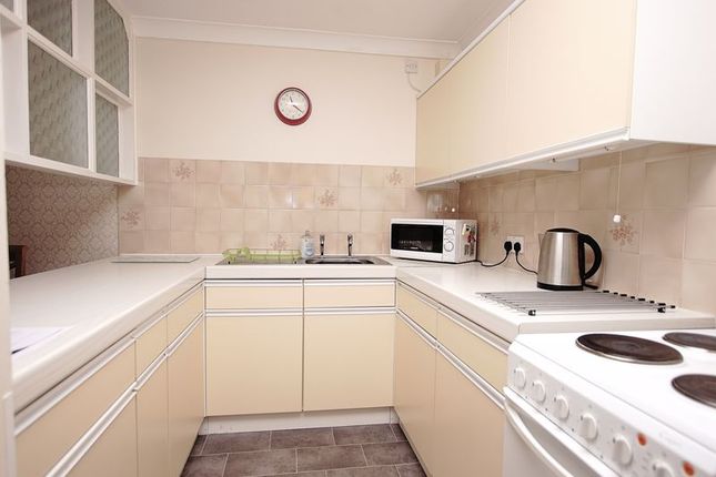 20, Berkeley Court, Lee-On-The-Solent photo 4