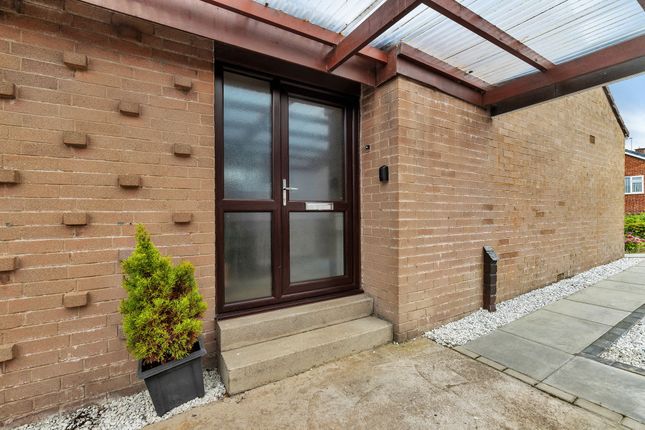 12 Grampian Way, Glasgow photo 4