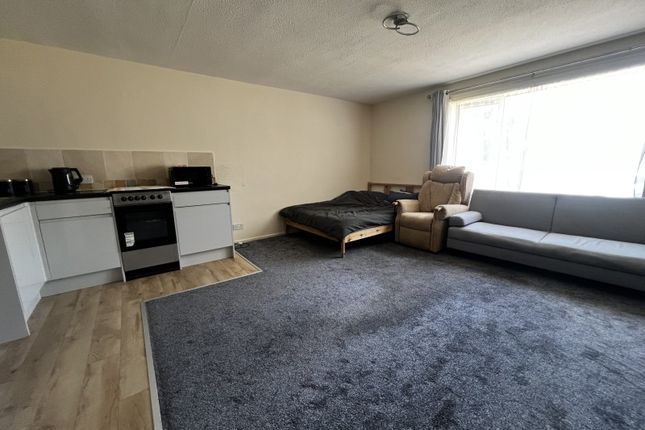 102 Bristol Court, Bristol Close, Stanwell photo 2