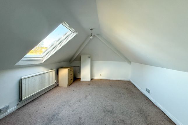 24, Close Lea, Brighouse photo 4