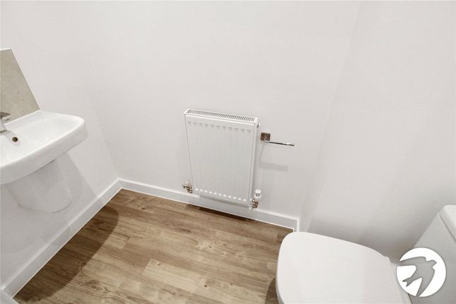 121, Colyer Drive, Ebbsfleet Valley photo 4
