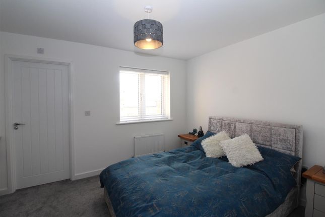 2, Peridot Drive, Wellingborough photo 5
