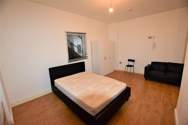 Studio to rent in York Road, Leicester