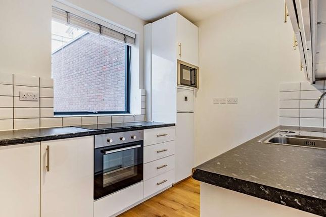 Flat to rent in 161 Fulham Rd, London