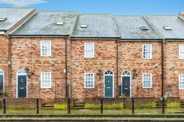 3-bed house on 9, Chicheley Cottages, Kettering, £230,000