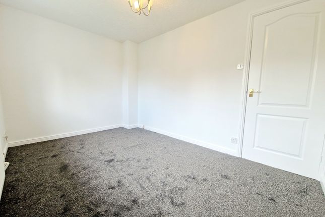 Terraced house to rent in Isis Close, Salford