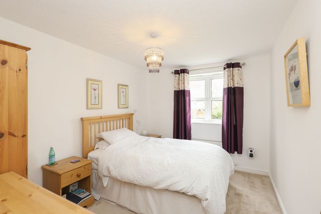 12 Kingfisher Court, Chesterfield photo 4