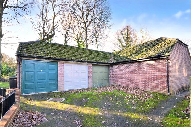 1 Bed Maisonette For Sale In East Grinstead West Sussex Rh19 Zoopla