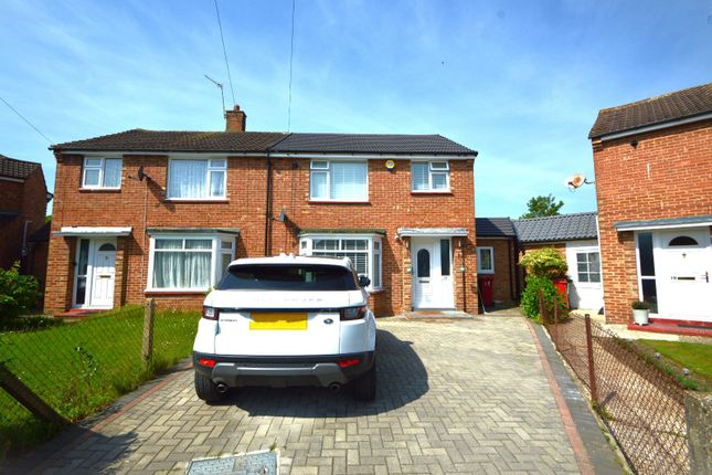 Detached house to rent in Dawes Moor Close, Slough