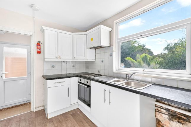 7, Moat Place, Acton photo 5