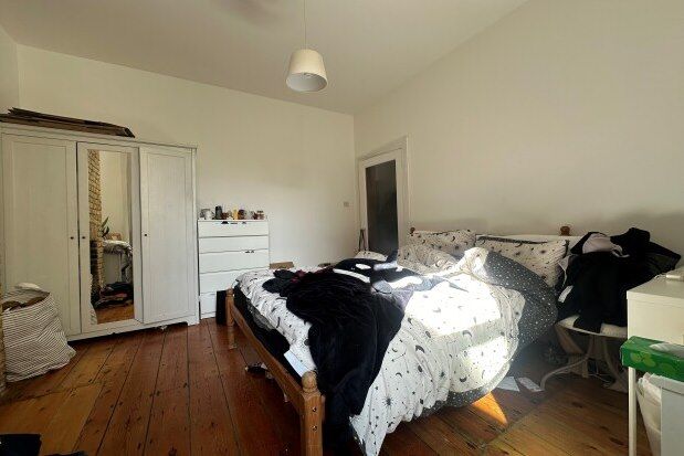 Flat to rent in St. John's Road, London