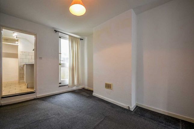 59, Winstanley Road, Wellingborough photo 3