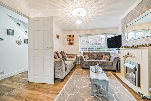 Semi-detached house for sale in Woodley, Convenient For Schools And Southlake