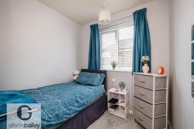 12, Heath Way, Norwich photo 4