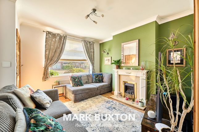 27 Reeves Avenue, Newcastle-under-Lyme photo 2