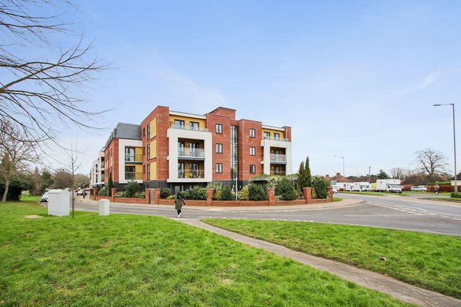 Thumbnail Flat for sale in Landmark Place, Moorfield Road, Middlesex