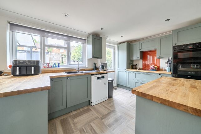 60, Shelley Avenue, Berkshire photo 2