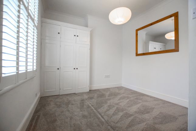 Flat 3, 25, Spencer Road, Chiswick photo 4