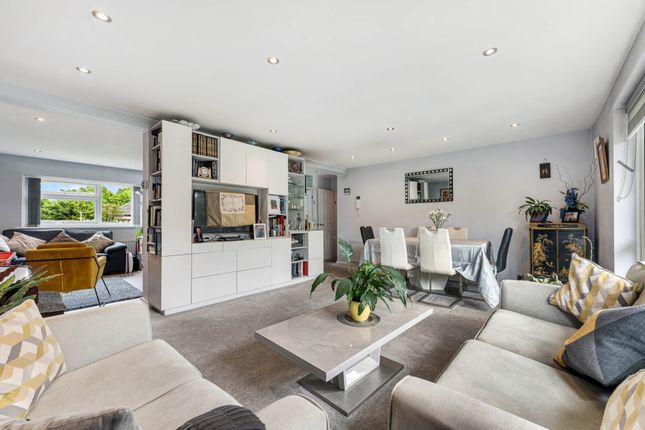 12, Ingledene Court, Salford photo 4