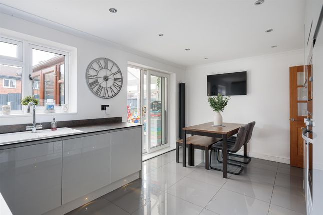 10, Polperro Way, Stoke-On-Trent photo 4
