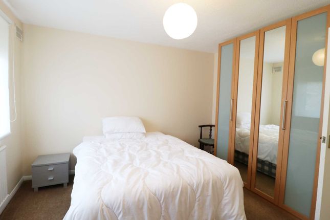 Flat for sale in Beauchamp Place, Cowley