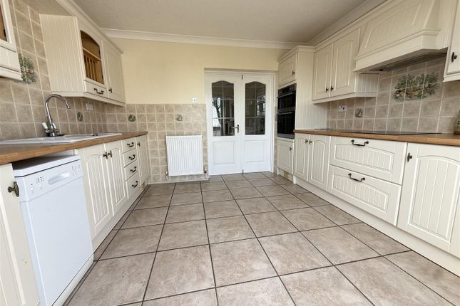 18, Min Y Graig, Llanelli photo 5