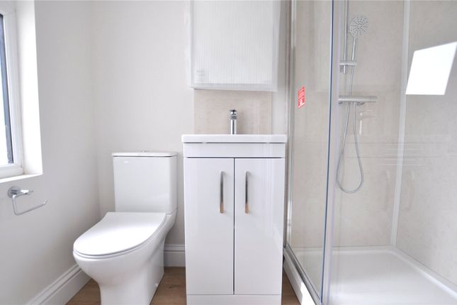 Flat D, 86, Church Lane East, Aldershot photo 3