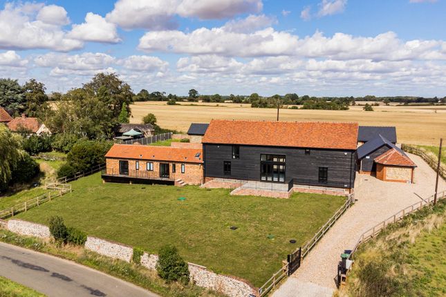 Thumbnail Barn conversion for sale in Broxted Road, Great Easton, Dunmow
