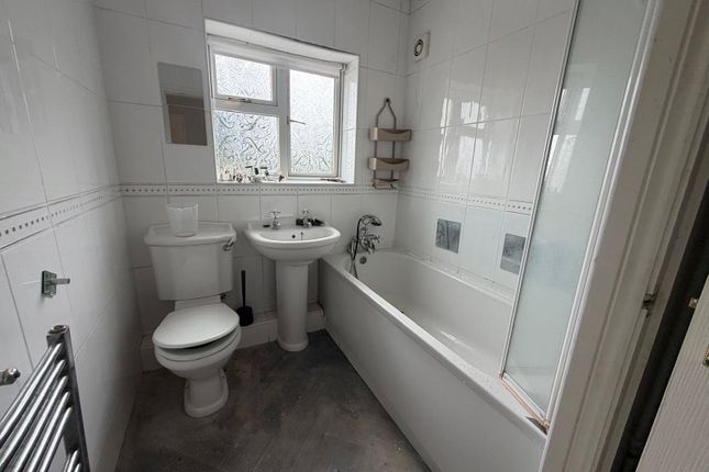 28,, Jeffrey Avenue, Wolverhampton photo 2