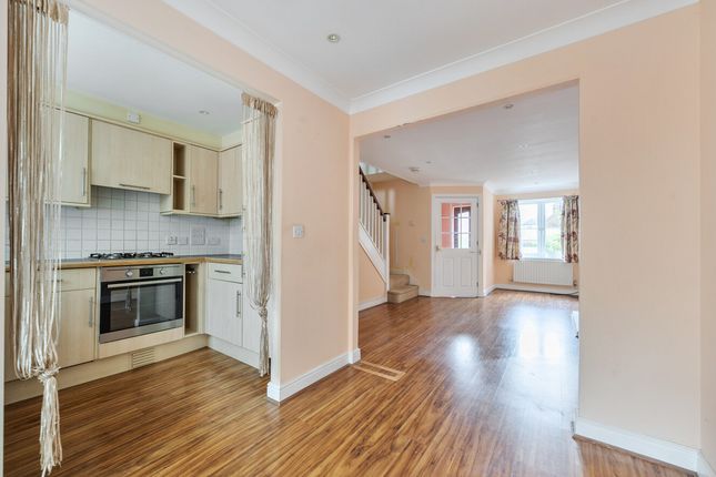 6, Bell Close, Pulborough photo 4