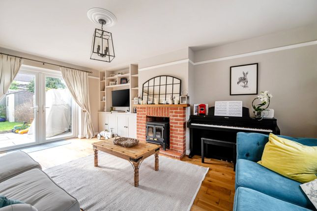 17, Arthur Road, Farnham photo 2