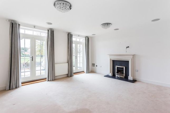 Town house to rent in Sovereign Mews, Ascot