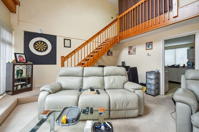 39, Saxon Court, Andover photo 4