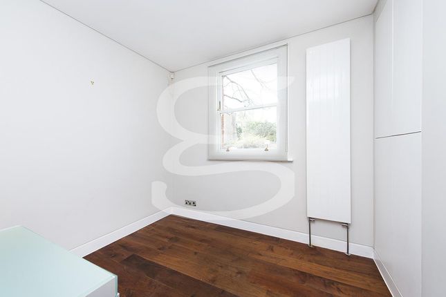 Flat to rent in West End Lane, West Hampstead