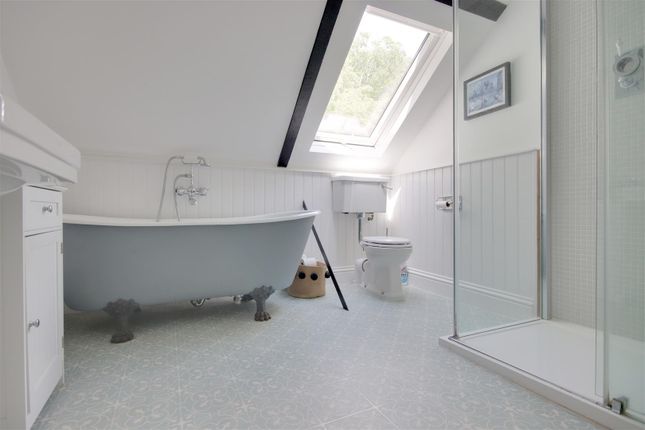 Bathroom.Jpg