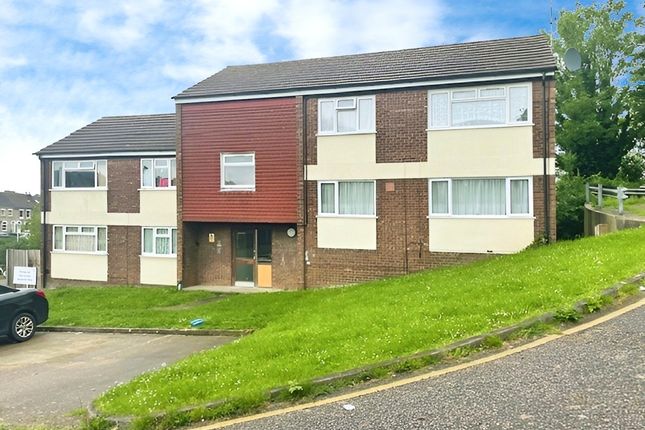 Thumbnail Flat to rent in St. Michaels Close, Chatham, Kent