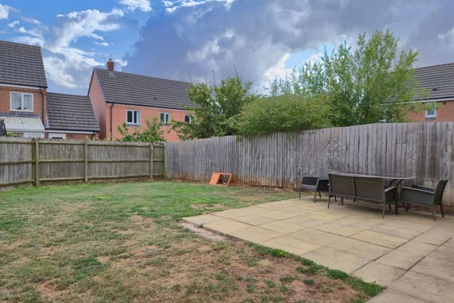 29 Howden Close, Coalville photo 4