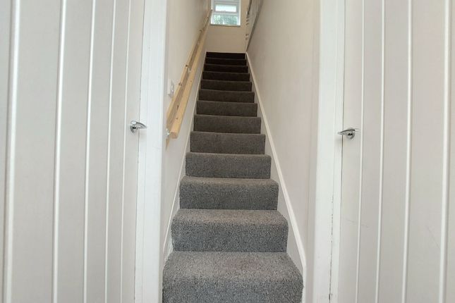 26 Brynbedw Road, Ferndale photo 5