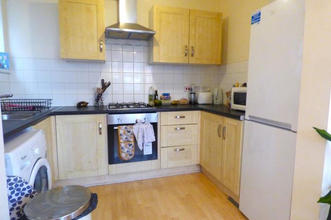 Flat 3, 3, Thornton Avenue, Balham photo 2