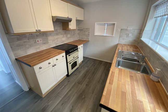 10, Apsley Grove, Stoke-On-Trent photo 4