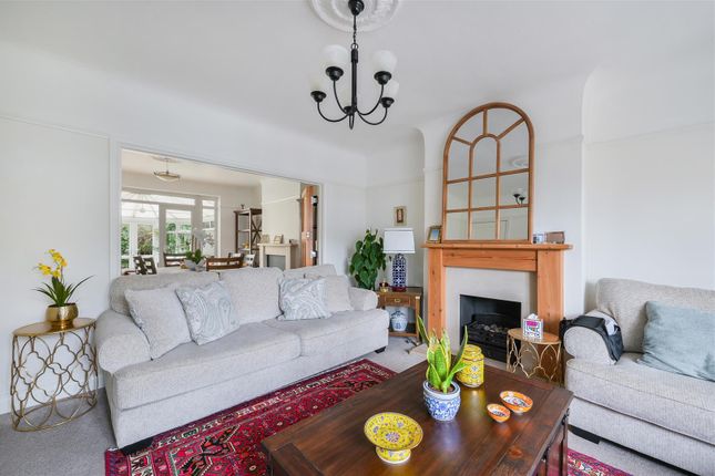4, Copley Way, Tadworth photo 4