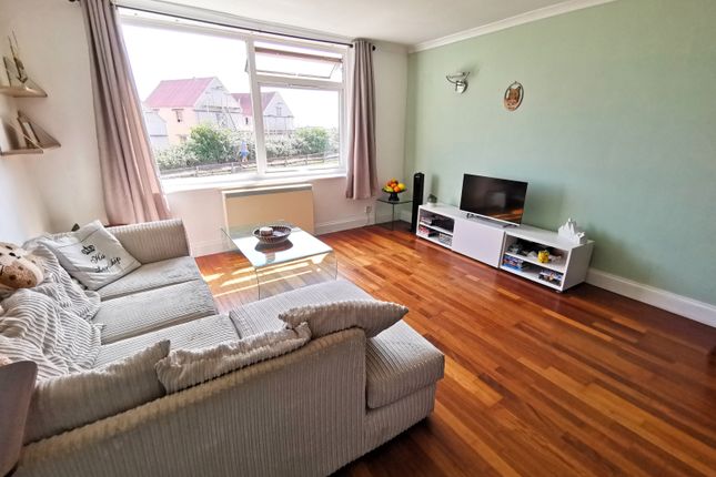 1 Woodrolfe Park, Tollesbury, Maldon photo 2