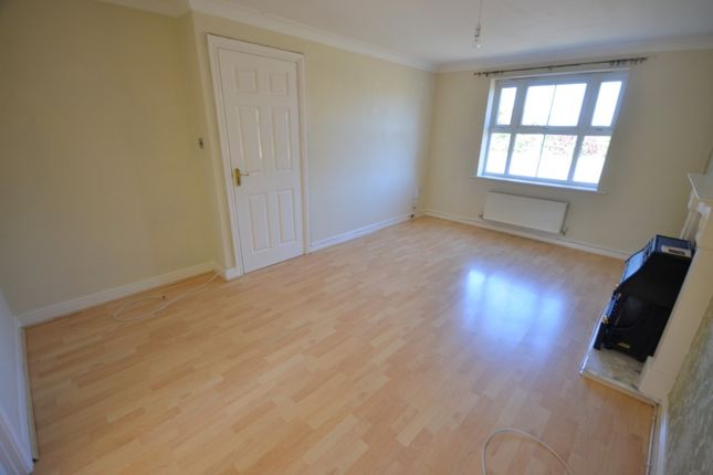 16, St Clements Way, New Waltham photo 5