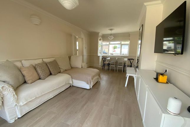 435 South End Road, Hornchurch photo 2