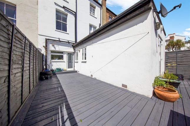 Flat to rent in Blythwood Road, London