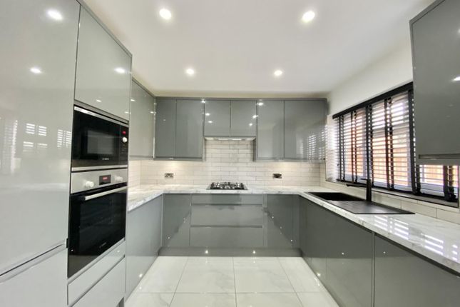 Thumbnail Property to rent in Laburnum Road, Hayes