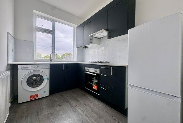 Flat 3, Swindon photo 2